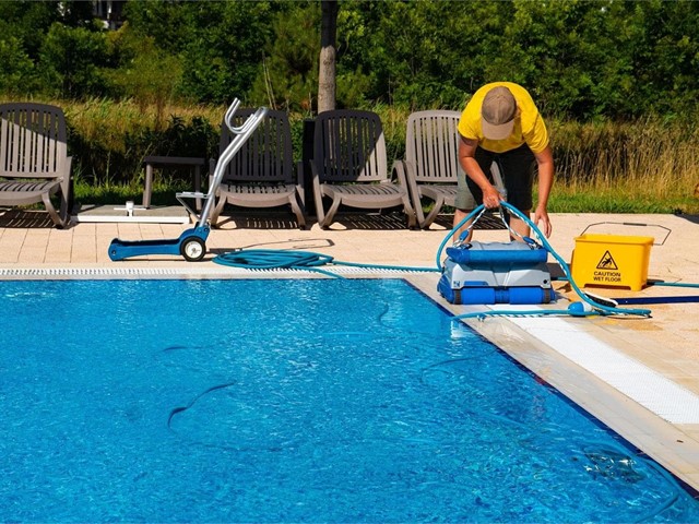 Trabajos de limpieza de piscinas en Vigo